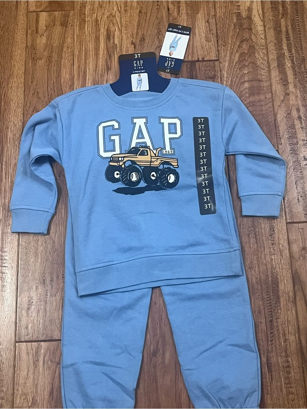 GAP boy’s sweatshirt and Joggers Set  bundle